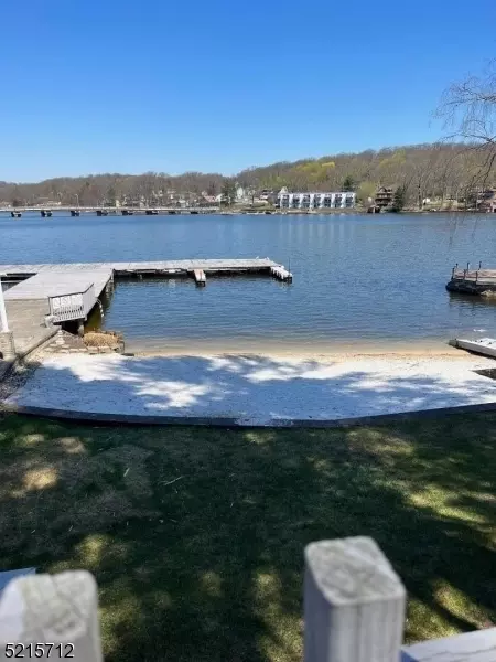431 Lakeside Blvd #11, Hopatcong, NJ 07843