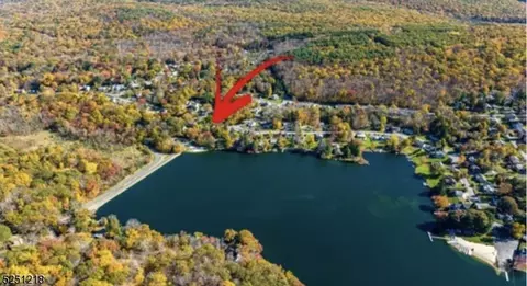 5 Glen Ave, Hardyston, NJ 07460