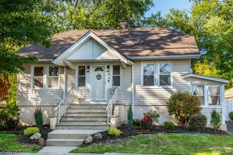 59 Birk St, Saddle Brook, NJ 07663