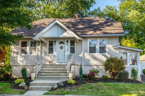 59 Birk St, Saddle Brook, NJ 07663