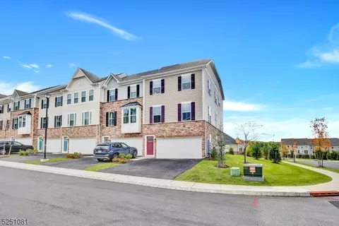 82 Swackhammer Way, Mount Olive, NJ 07828