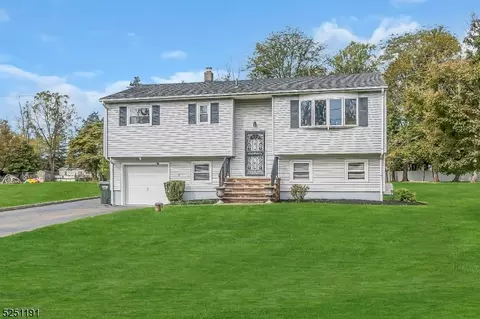 358 Hillcrest Ave, East Franklin, NJ 08873