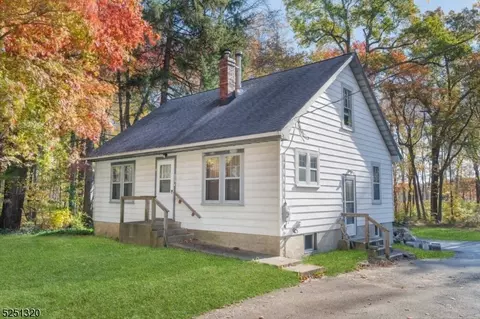 143 Emmans Rd, Roxbury Township, NJ 07836