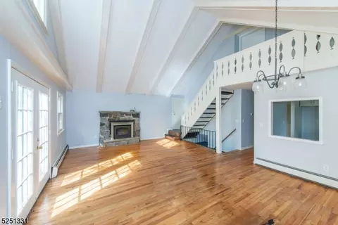 25 Valley Dr, Glenwood, NJ 07418