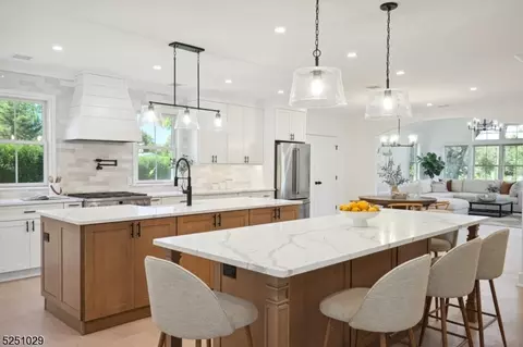 47 Lexington Rd, Basking Ridge, NJ 07920