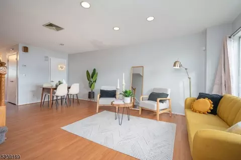 253 Bloy St, Hillside, NJ 07205