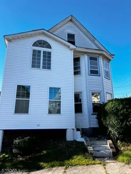 97 Fenner Ave, Clifton, NJ 07013