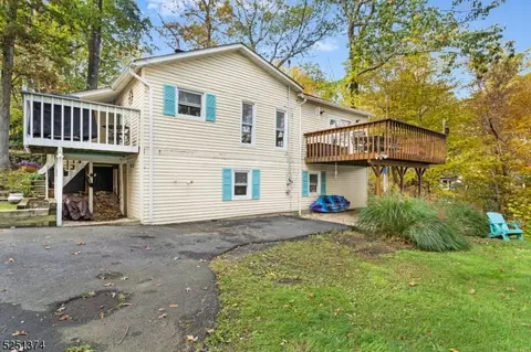 4 Muchivo Trl, Byram Twp, NJ 07821