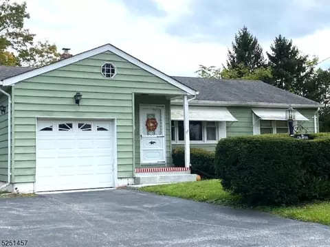 2 Ley Pl, Sussex, NJ 07461