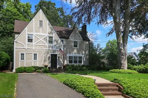 751 Crescent Pkwy, Westfield, NJ 07090