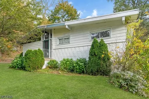 89 Mohawk Trl, Ringwood, NJ 07456