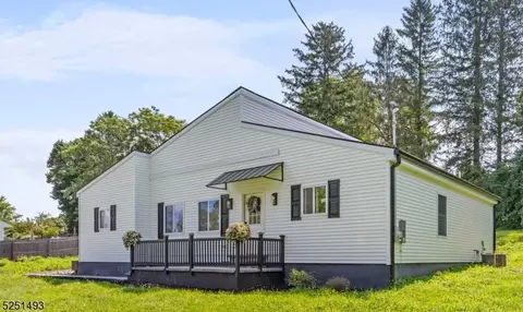 9 Davis Ter, Newton, NJ 07860