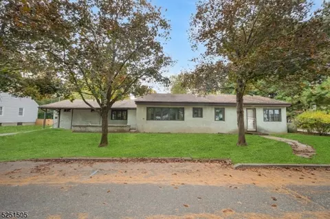 45 Wilrue Pkwy, Pequannock Twp, NJ 07444