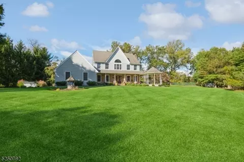 4 Rowlands Rd, Flemington, NJ 08822