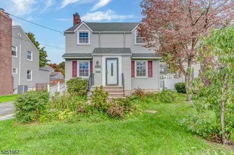 322 Melrose Ave, Middlesex, NJ 08846