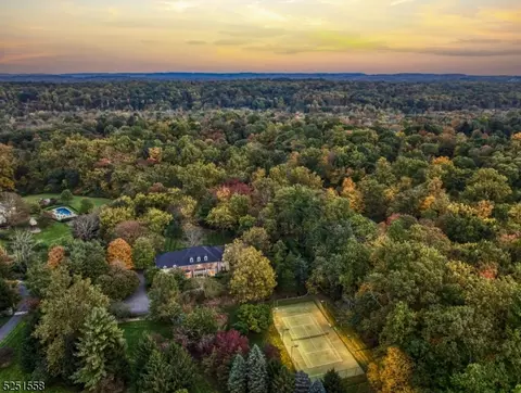 62 Pickle Brook Rd, Bernardsville, NJ 07924