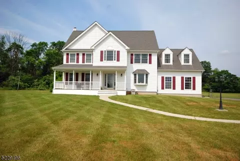 6 Everitts Farm Ln, Frenchtown, NJ 08825