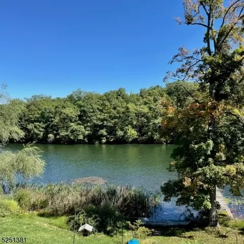 404 Canistear Rd, Vernon Twp, NJ 07460