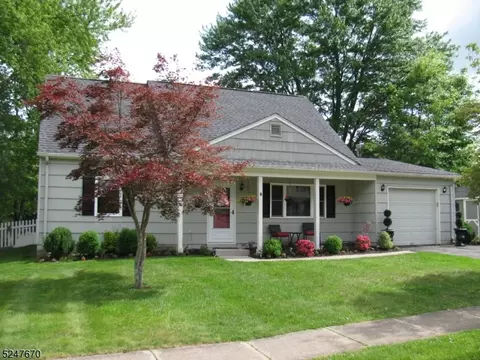 10 Bordeaux Dr, Mount Olive, NJ 07836