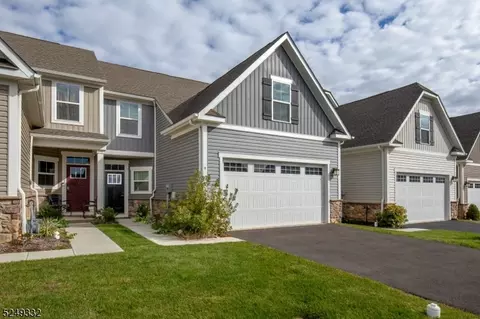 9 Sparrowhawk St, Washington Twp, NJ 07840