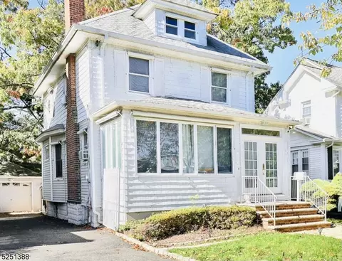 126 Palisade Rd, Elizabeth, NJ 07208