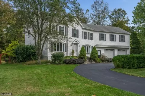 202 Old Turnpike Rd, Washington Twp, NJ 07865