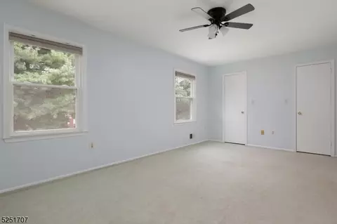 13 Sycamore Rd, Middlesex, NJ 08846 photo 8
