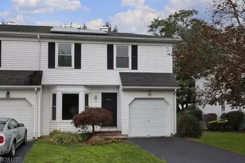 13 Sycamore Rd, Middlesex, NJ 08846