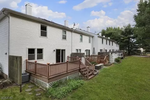 13 Sycamore Rd, Middlesex, NJ 08846 photo 15