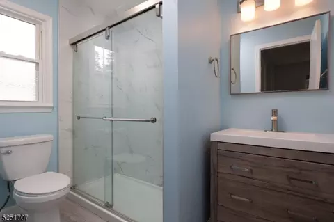 13 Sycamore Rd, Middlesex, NJ 08846 photo 9
