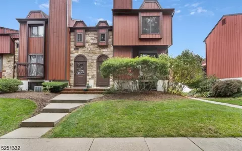 10 Schindler Sq, Hackettstown, NJ 07840