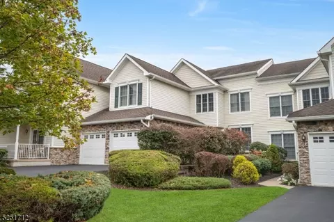 72 Briar Ct, Hamburg, NJ 07419