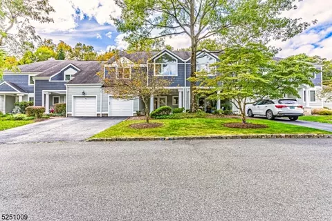 98 Sleepy Holw, Sparta, NJ 07871