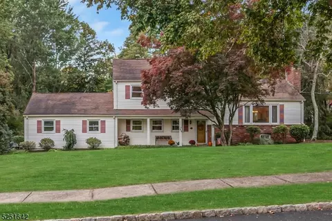 23 Autumn Dr, Basking Ridge, NJ 07920
