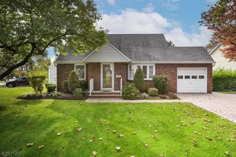 300 Princeton Rd, Linden, NJ 07036