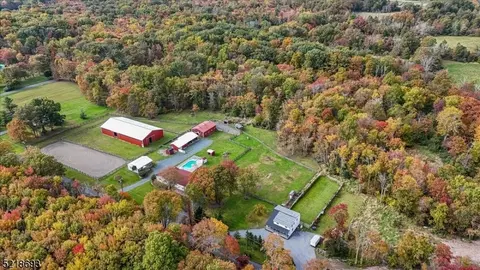 53 Rake Rd, Raritan Twp, NJ 08867