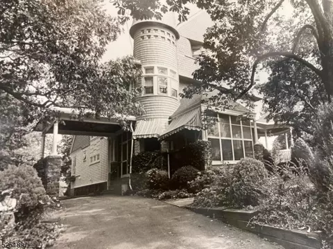 246 Altamont Pl, Somerville, NJ 08876
