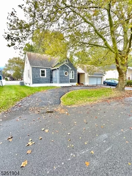 66 S 19th St, Kenilworth, NJ 07033