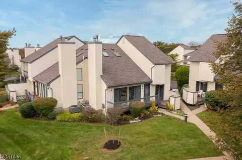 286 Crabtree Ct, Basking Ridge, NJ 07920