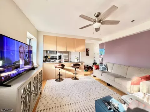 70 S Munn Ave #511, East Orange, NJ 07018
