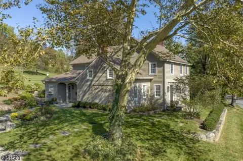 26 Hill And Dale Rd, Lebanon, NJ 08833