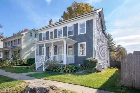4 6th St, Frenchtown, NJ 08825