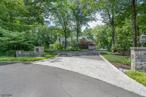 62 Brook Dr, Morristown, NJ 07960