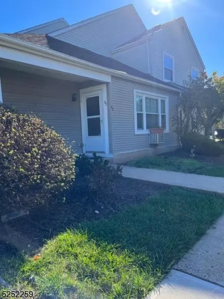 63 Cain Ct, Bridgewater, NJ 08807