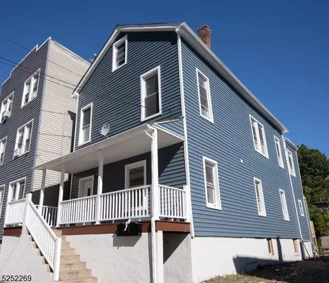 148 Cator Ave, Jersey City, NJ 07305