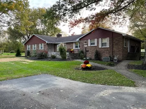 9 Cobblewood Rd, Blairstown, NJ 07825