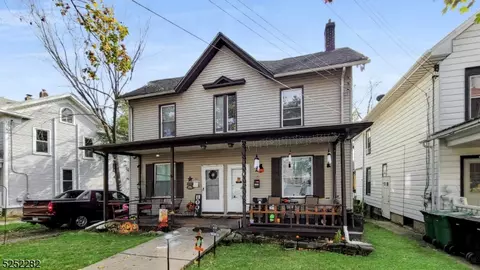 39 E Church St, Washington, NJ 07882