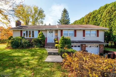50 Sunrise Ter, Randolph, NJ 07869