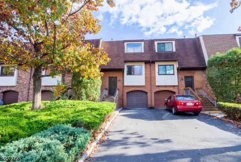 2003 N Oaks Blvd, North Brunswick Twp, NJ 08902