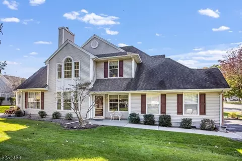 2 Mulberry Ln, Mount Arlington, NJ 07856